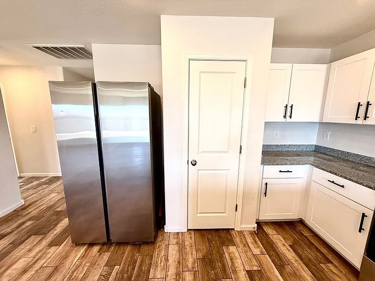 2208 E Clear Creek Dr — Photo 14
