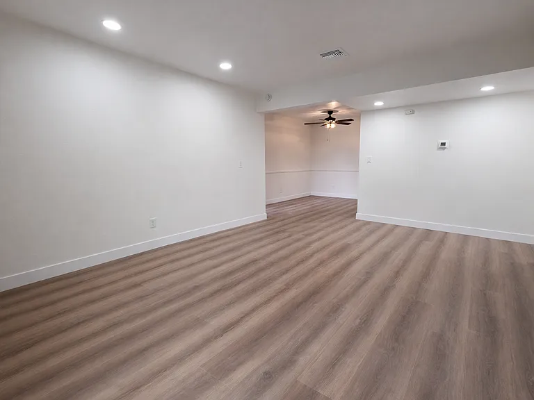 Cedar Crest Apartments — Photo 11