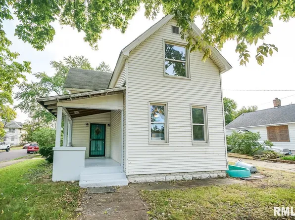 900 Catherine St, Pekin, IL 61554