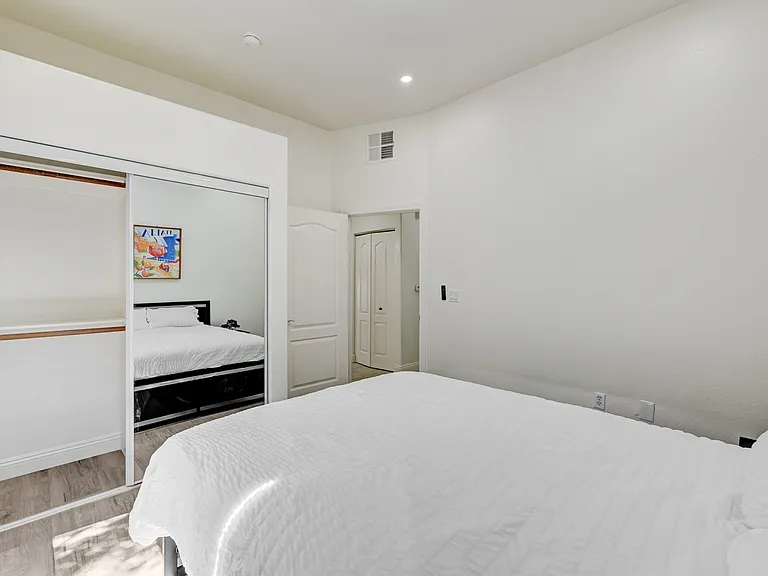 2305 W Horizon Ridge Pkwy #1512 — Photo 2