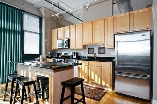 4th image of 221 E Cullerton St APT 713