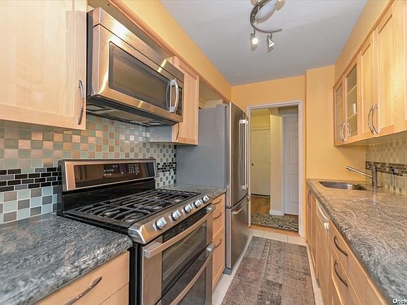 4th image of 3 Birchwood Ct APT 4D
