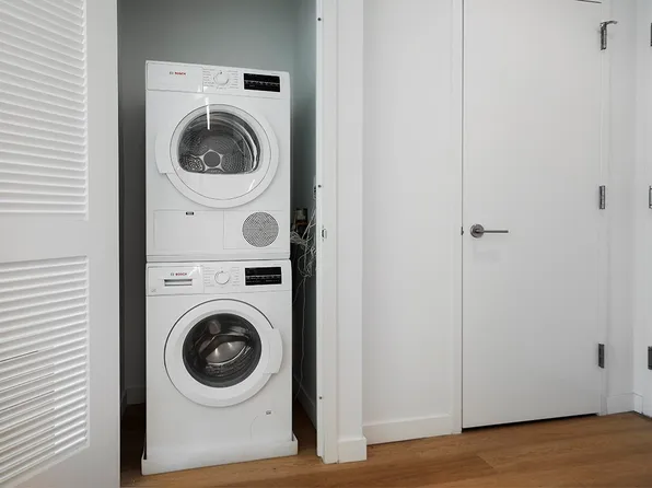 4650 Broadway image 6 of 25