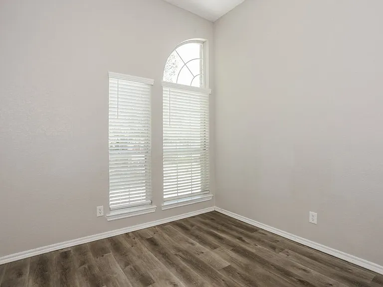 922 Golden Grove Dr — Photo 13