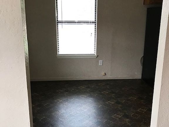 5th image of 711 Hawn Cir