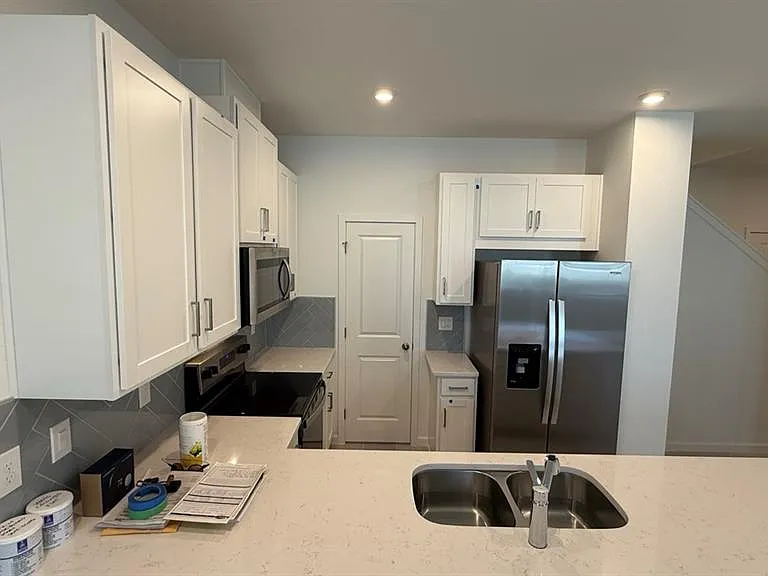 1350 Tarflower Dr — Photo 3
