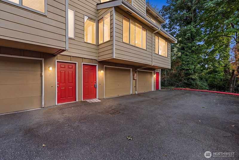 2nd image of 11802 98th Avenue NE #B6