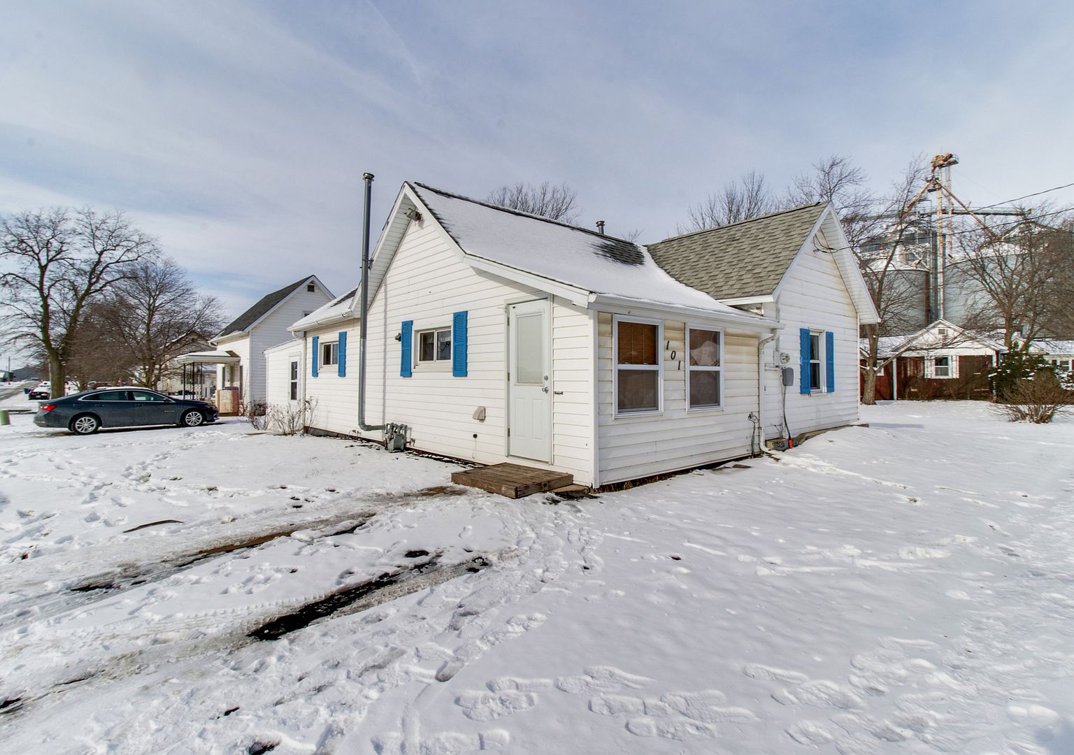 101 N Center St, Gridley, IL 61744 Zillow