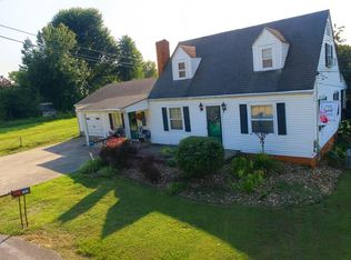 37 Adams St, Salyersville, KY 41465