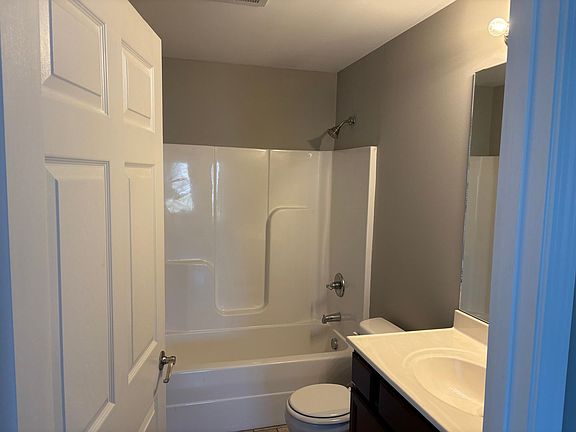 4th image of 404 Southern Cross Dr APT 16