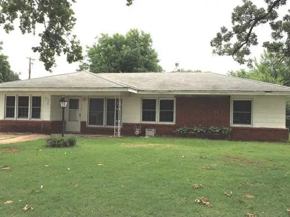 210 S Oak Ave, Chandler, OK 74834