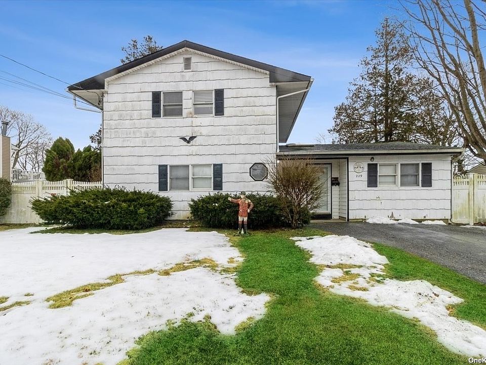 229 Loop Drive, Sayville, NY 11782 Zillow