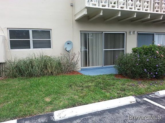 3rd image of 223 Columbia Dr APT 103