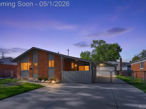 1118 W Elmwood Ave, Clawson, MI 48017