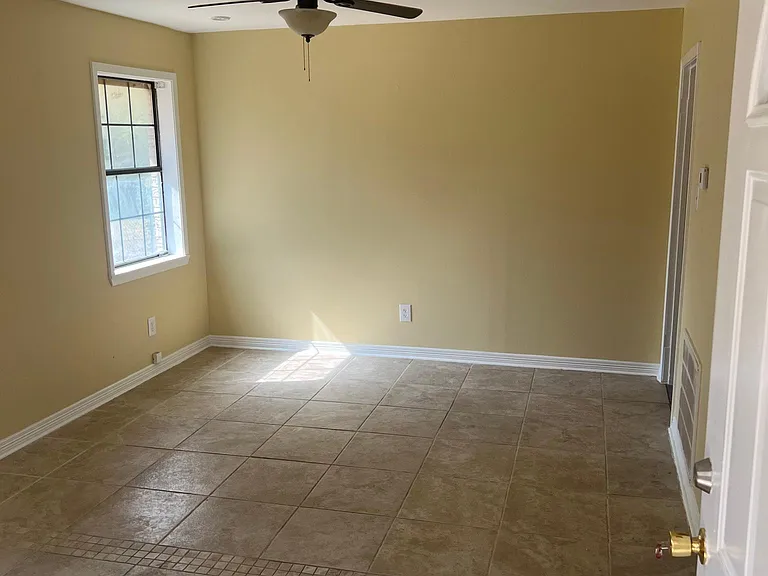 310 Boehm Cir — Photo 3