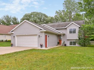 6788 Sunfield Dr SW, Byron Center, MI 49315