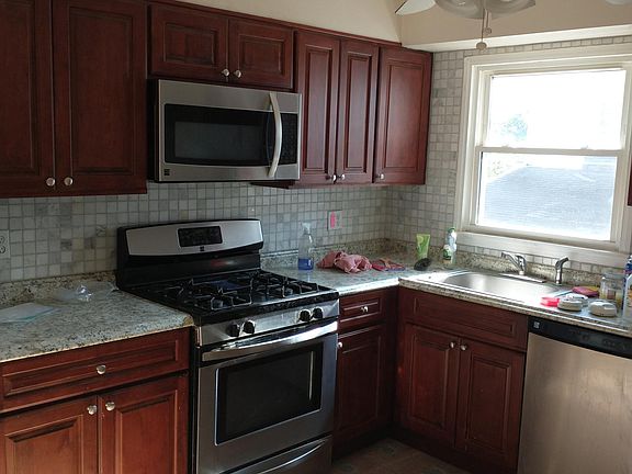 3rd image of 19 Springer Ave