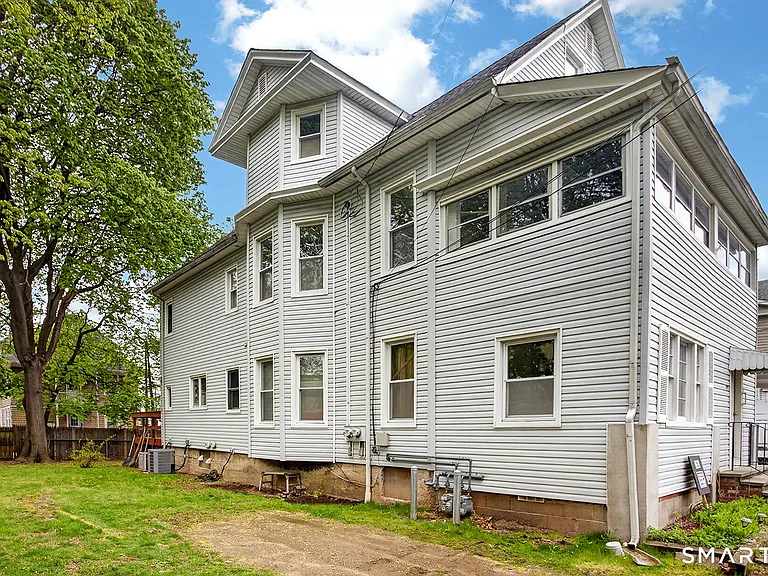 95 Parrott Ave — Photo 24
