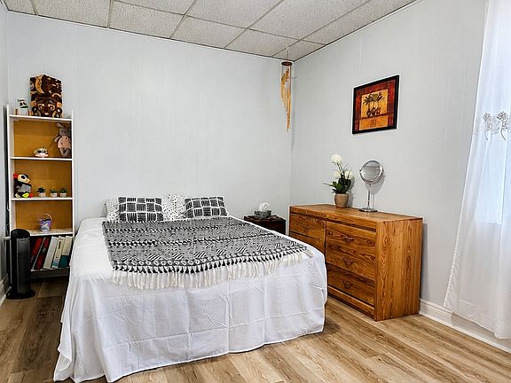 4th image of 44 Morrison St