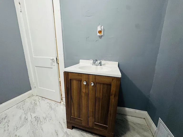 10004 Mt Auburn Ave — Photo 15