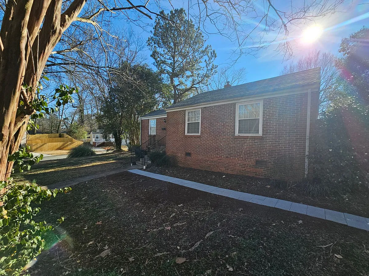 Building Photo - 1534 Herrin Ave