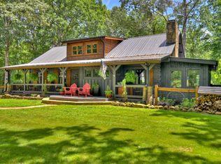 31 Red Bird Trl, Blue Ridge, GA 30513