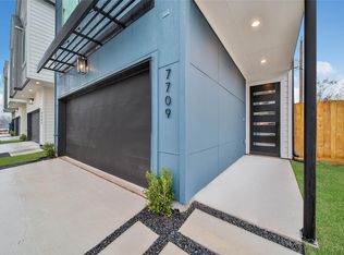 7709 Inwood Grove Ln, Houston, TX 77088
