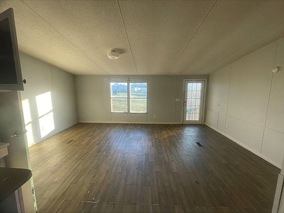 4th image of 1015 Sandpit Rd #23