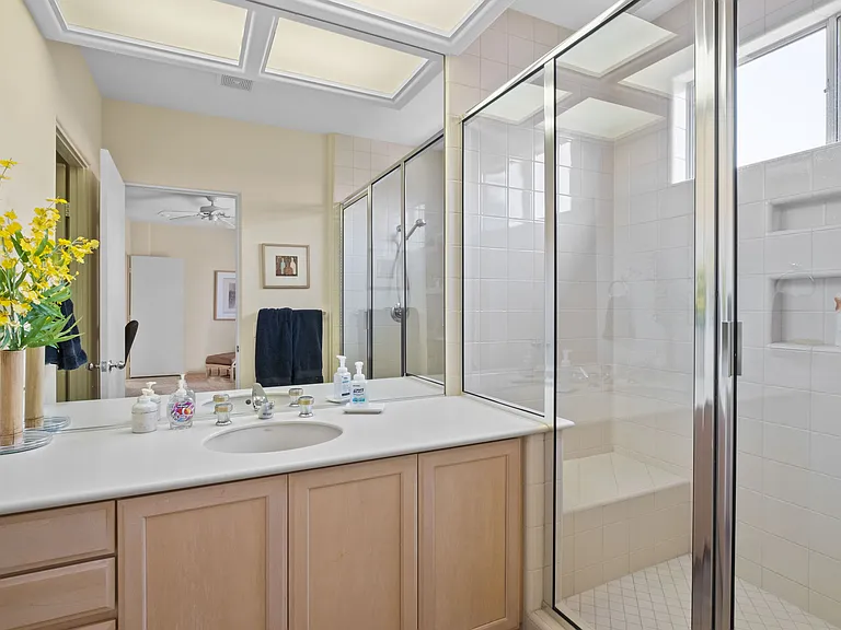 461 Desert Holly Dr — Photo 19