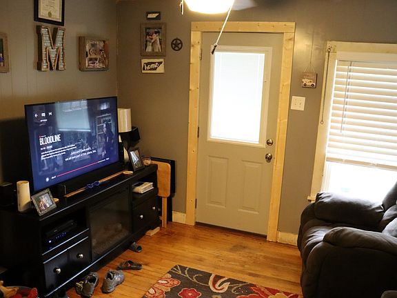 5th image of 309 N College St