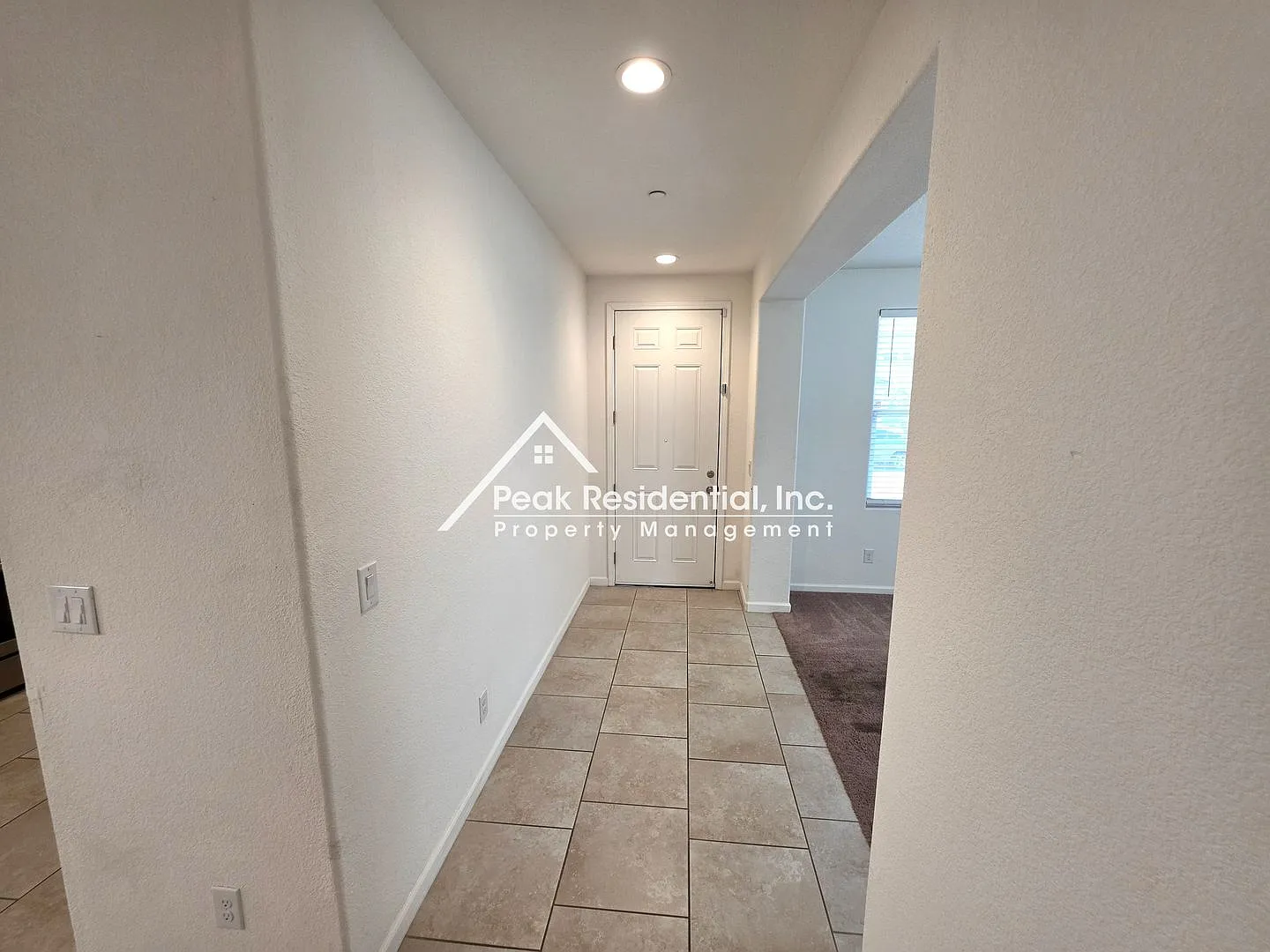 Very Nice 3bd/2.5ba North Natomas Home with 2 Car Garage — Photo 2