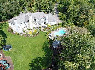 4 Raine Tree Ct, Kinnelon, NJ 07405