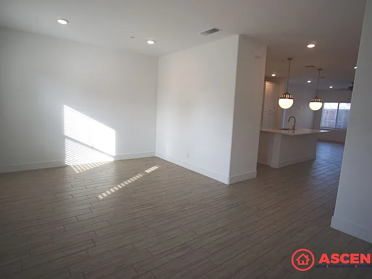 9000 Lily Crest Way — Photo 3