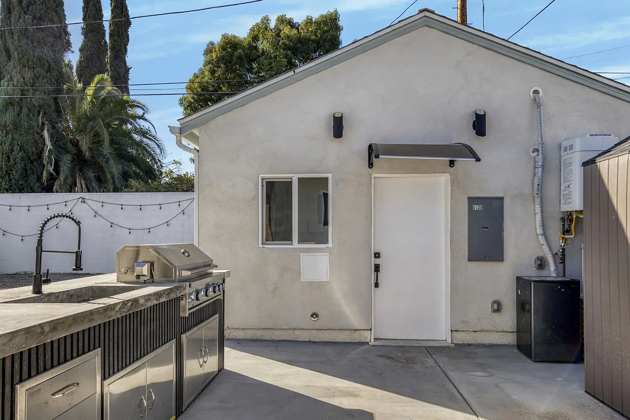 1 bed, 400 sqft, $2,800 — Photo 4