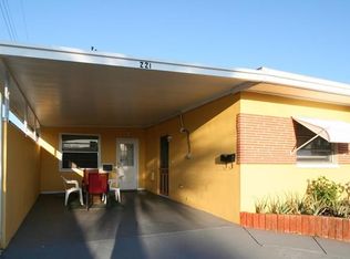 250 Rosery Rd NW APT 221, Largo, FL 33770