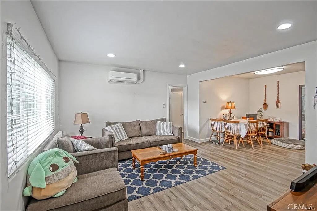 2 bed, 1200 sqft, $3,950 — Photo 4