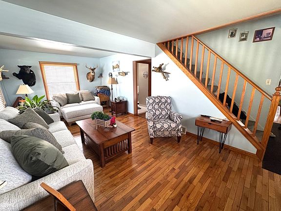 4th image of 3915 Gregory Rd