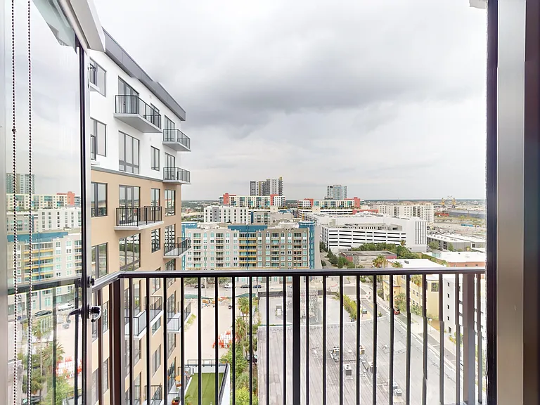 101 N Meridian — Photo 124