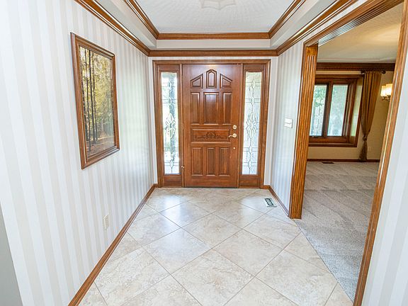 4th image of 4610 Fox Moor Pl