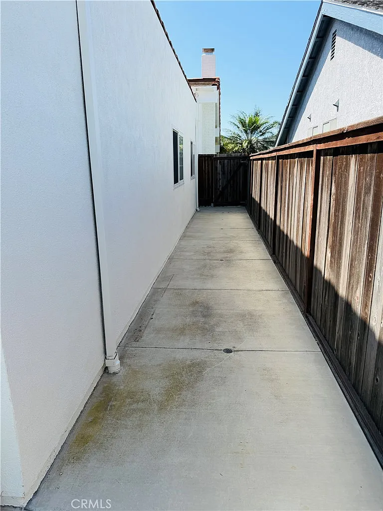 4 bed, 1655 sqft, $5,250 — Photo 3