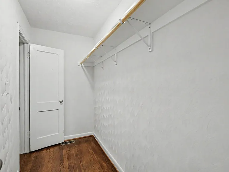 1221 Burlington Rd — Photo 29