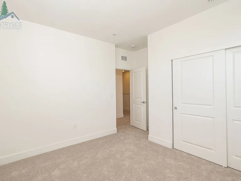 2824 Wrangell St — Photo 12