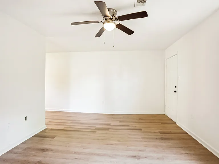 509 Polk St #A — Photo 9