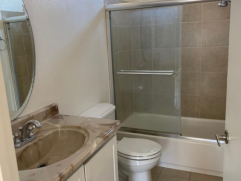 1st image of 704 E Garfield Ave #21