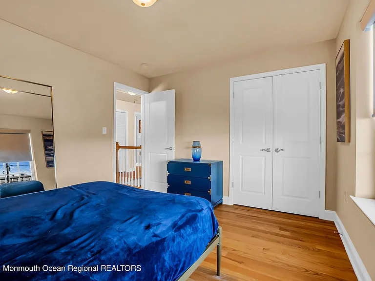132 Chelton Ave — Photo 23
