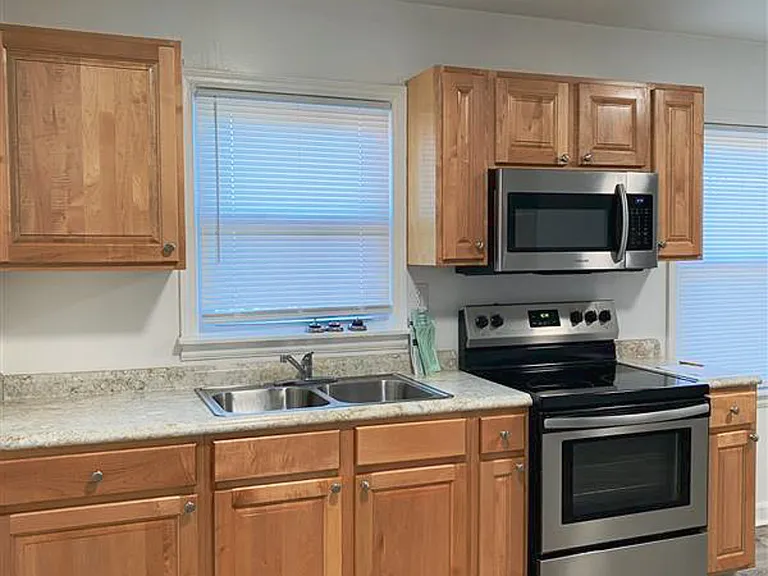 2415 Linden Ave — Photo 13