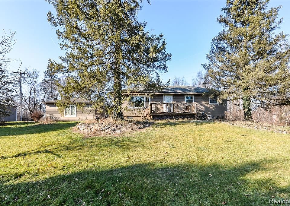 3275 E M 36, Pinckney, MI 48169 | Zillow