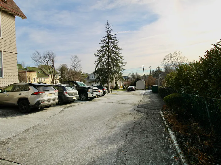 39 N Mountain Ave #5 — Photo 20