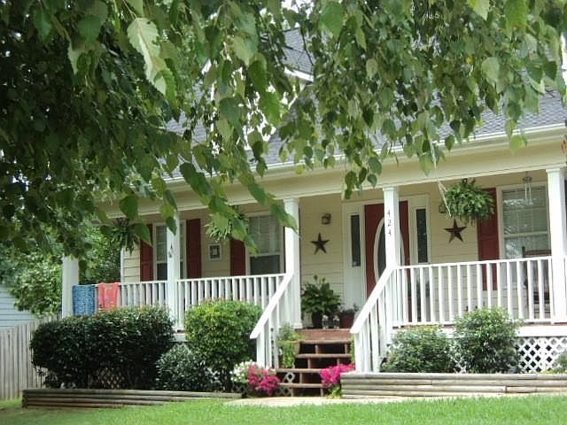 1st image of 424 Bee Maxey Rd