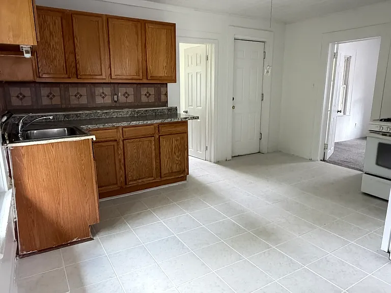113 Southview St — Photo 5